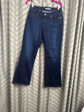 Levi’s 529 curvy bootcut jeans size 8 
Excellent condition 
78% cotton